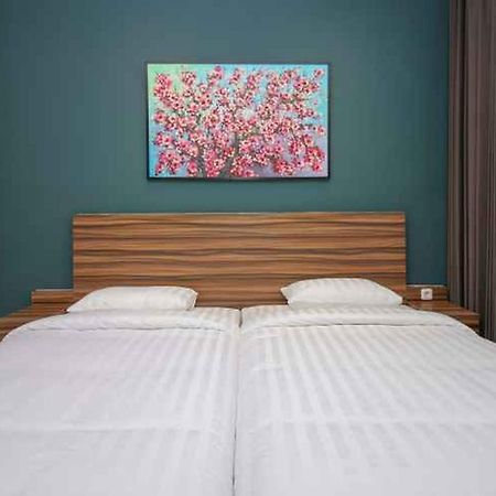 Kencana Residence Surabaya Bagian luar foto